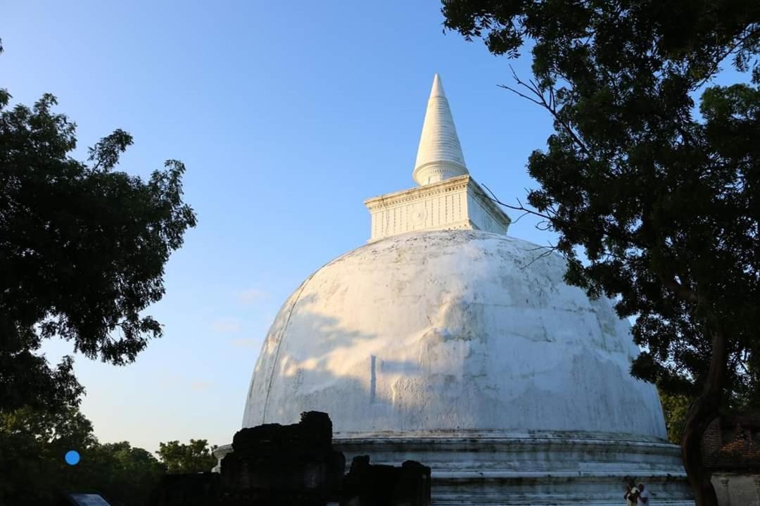 River Nature Park Polonnaruwa Buitenkant foto